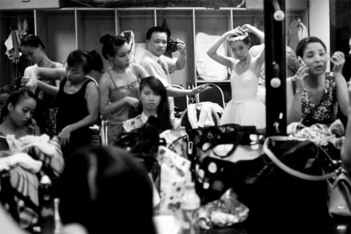 3840-i-took-this-shot-while-handing-the-hair-clip-to-thu-hue-the-prima-ballerina-at-vietnam-national-ballet-and-opera-theater-all-the-ballerinas-were-preparing-themselves-for-a-big-show