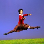 Cao Chí Thành trên sàn tập và trên sân khấu của cuộc thi Ballet quốc tế Helsinki